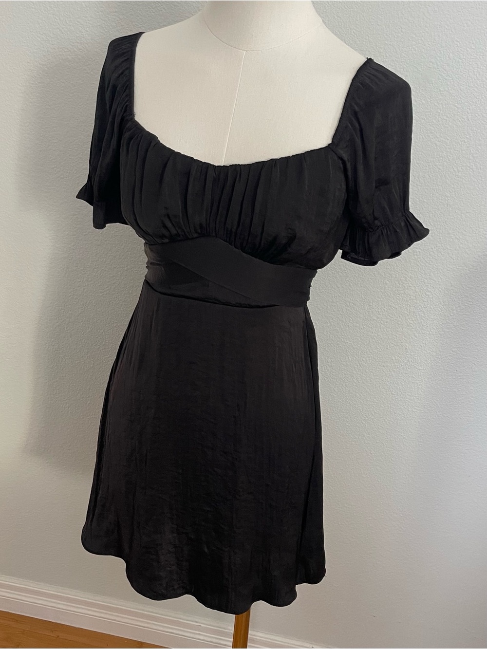 Mi Ami Francesca’s Black XS Sweetheart Neckline Milkmaid Babydoll Dark Coquette